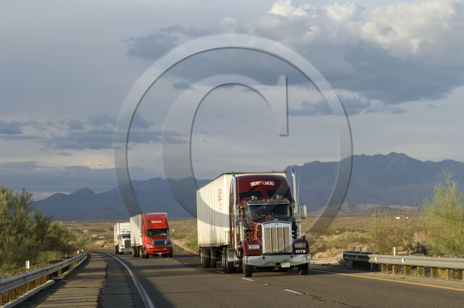 USA, ARIZONA, INTERSTATE 40 VERS LOS ANGELES