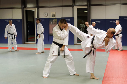 France, Bas-Rhin (67), Strasbourg, La Wantzenau, Budokan 67, section Karaté, entraînement