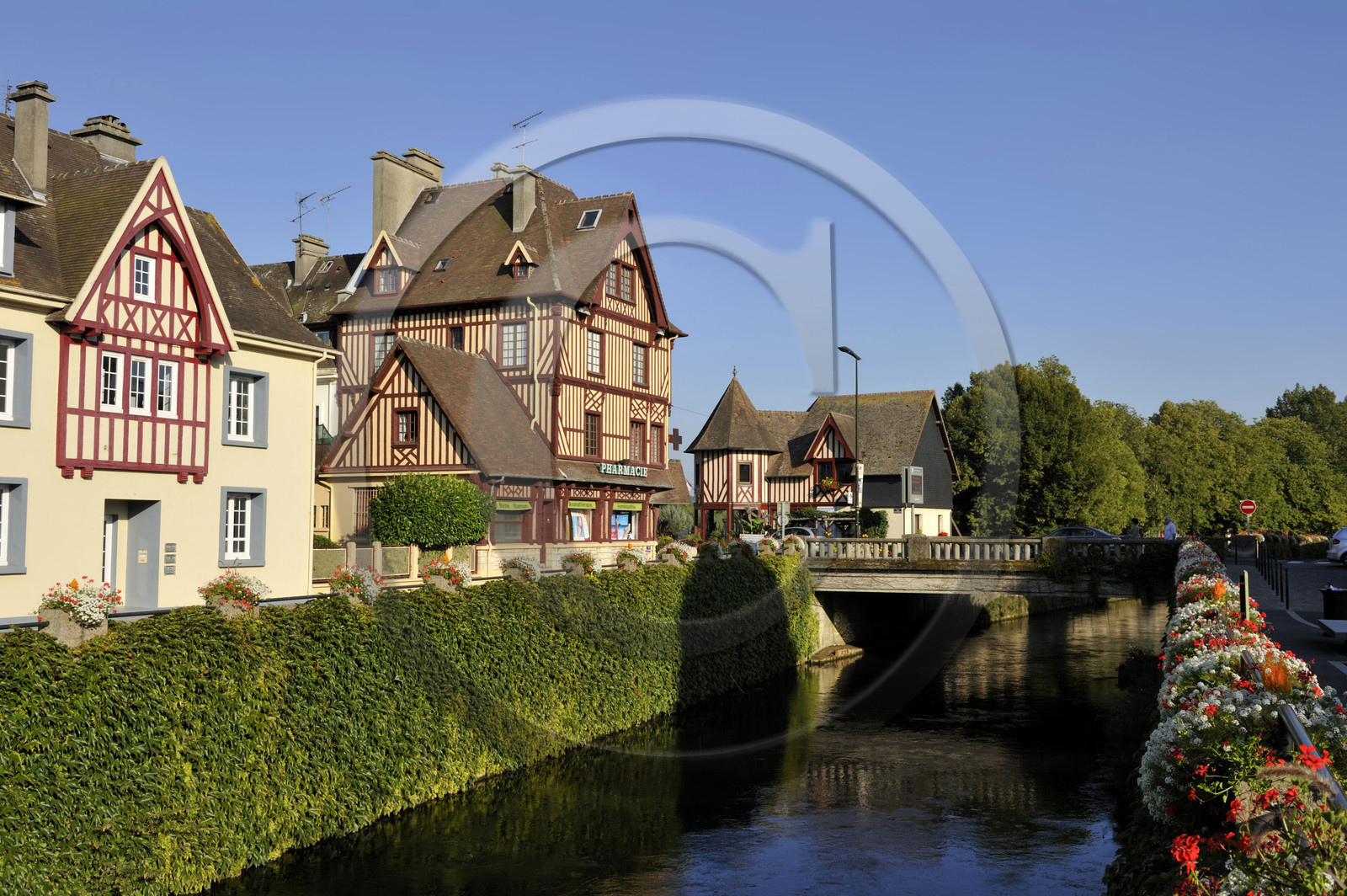 France, Pont Leveque