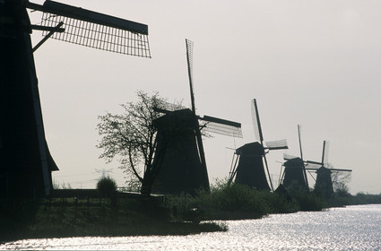 MOULINS À KINDERDIJK.PAYS BAS