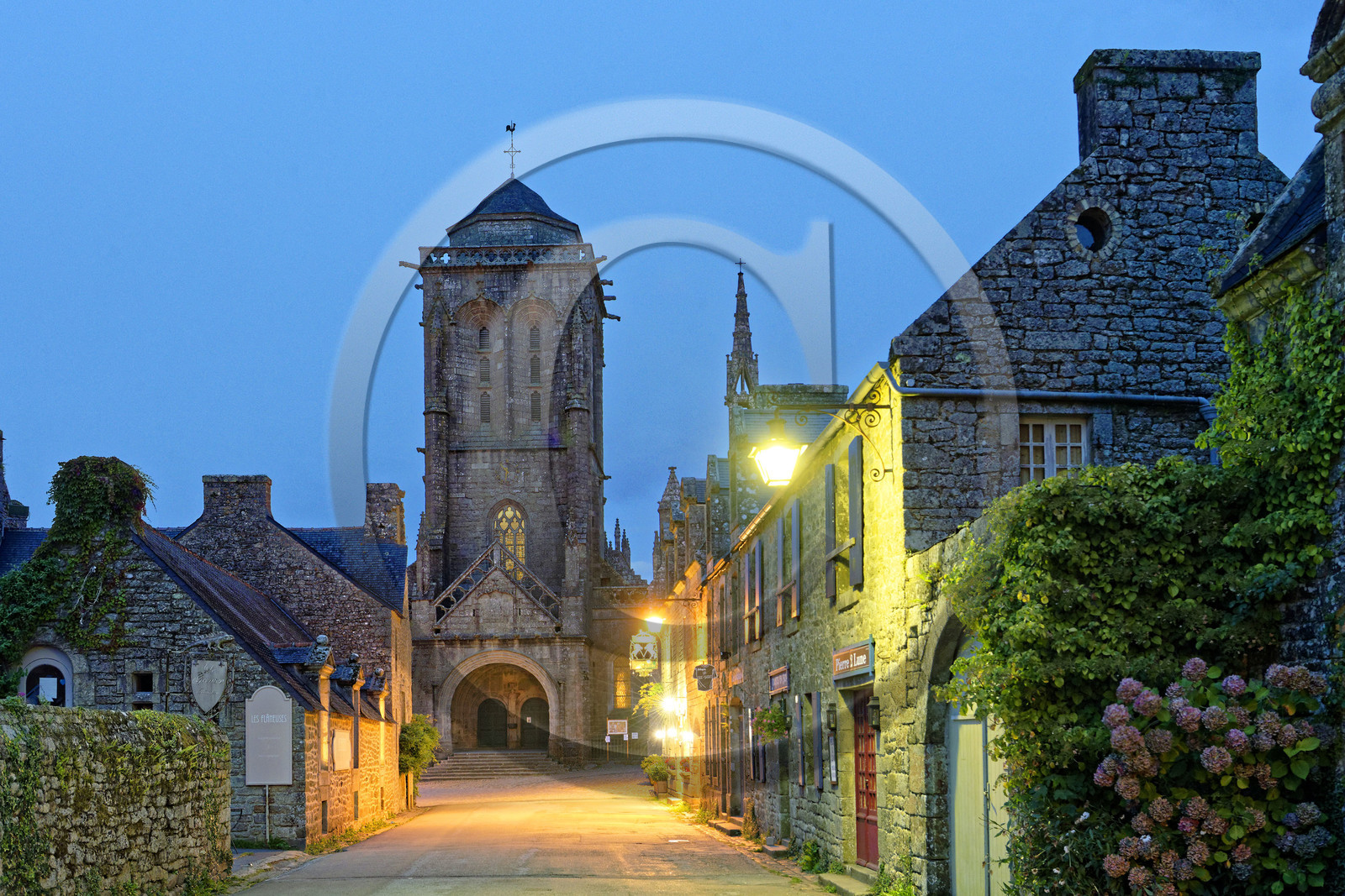 France, Locronan