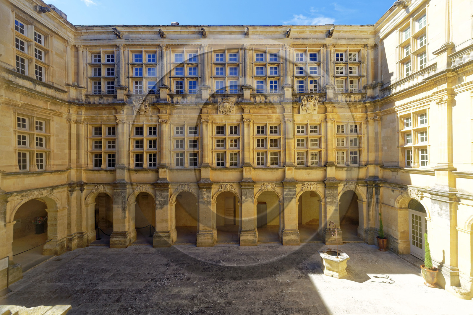 France, Suze la Rousse