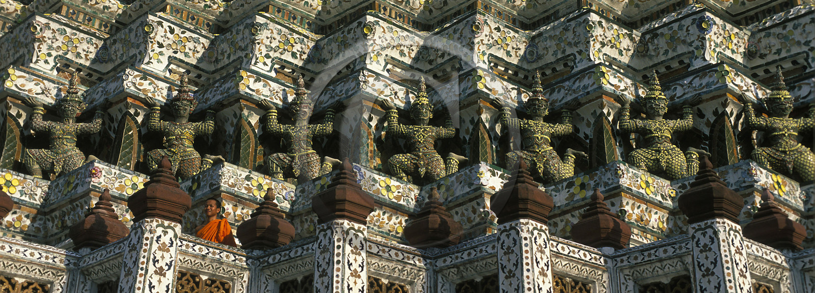 THAILANDE   BANGKOK.TEMPLE DU WAT ARUN