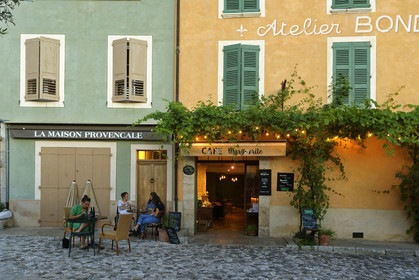 France, Moustiers