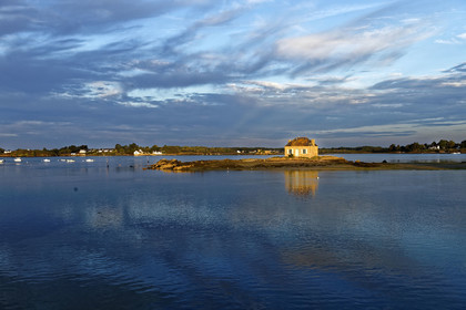 France,  St Cado
