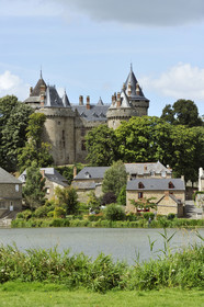 France, Combourg