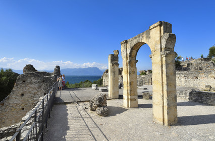 Italie lombardie lac garde sirmione grotte