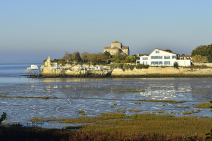 France charente maritime estuaire gironde saintonge talmont sur gironde