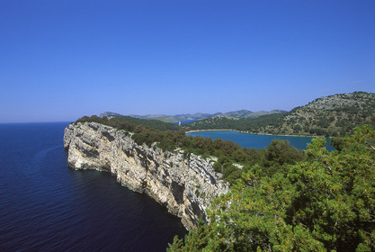 CROATIE. ILE DE DUGI OTOK.PARC NATUREL TELASCICA AVEC LAC MIR