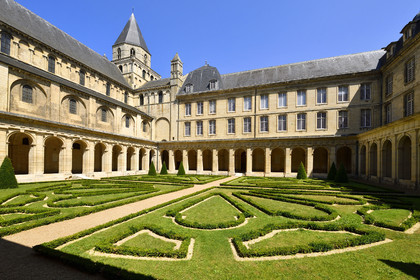 France, Caen