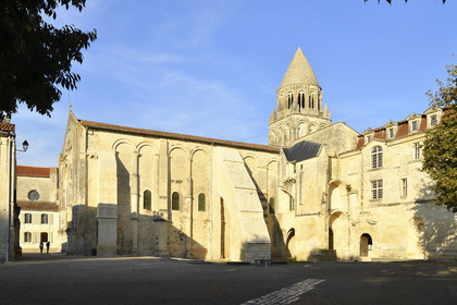 France, Saintes