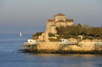 France charente maritime estuaire gironde saintonge talmont sur gironde