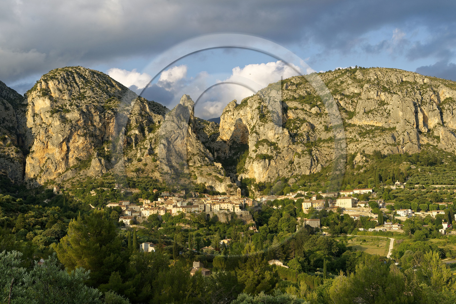 France, Moustiers