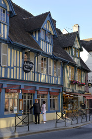 France, Pont Leveque