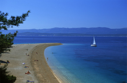 PLAGE DE ZLATNI RAT. ILE DE BRAC. CROATIE