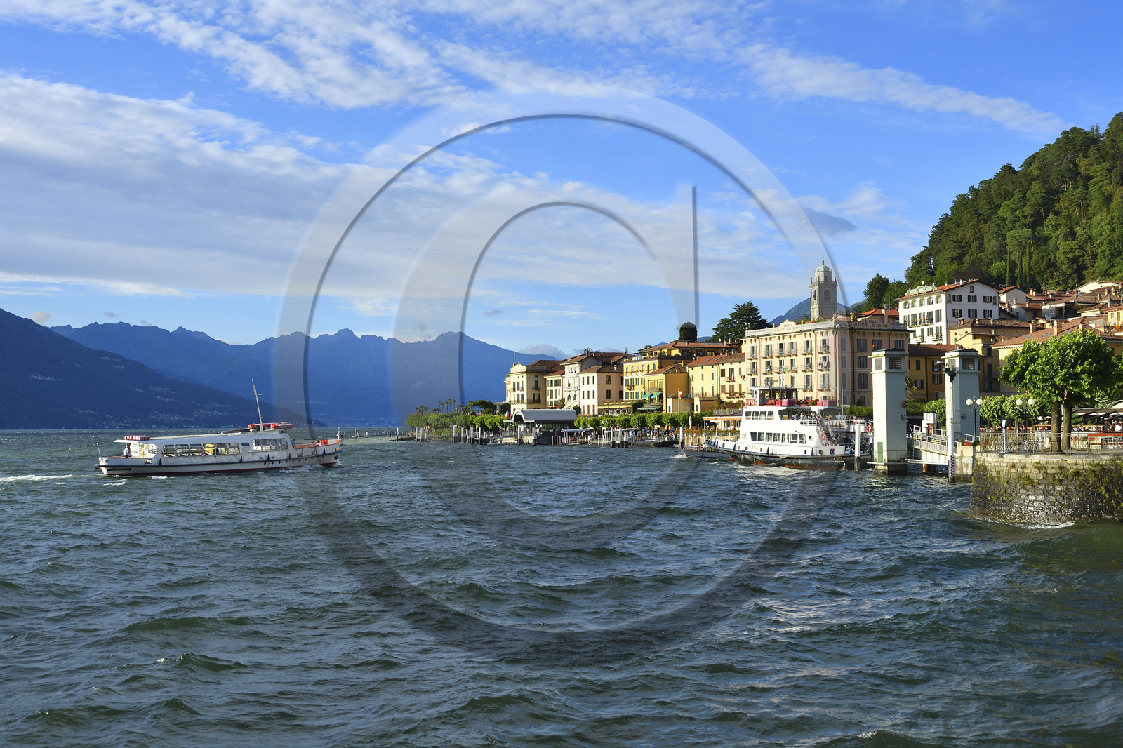 Italie lombardie lac come village bellagio