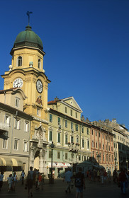 CROATIE. RIJEKA. KORZO.  TOUR DE LA VILLE