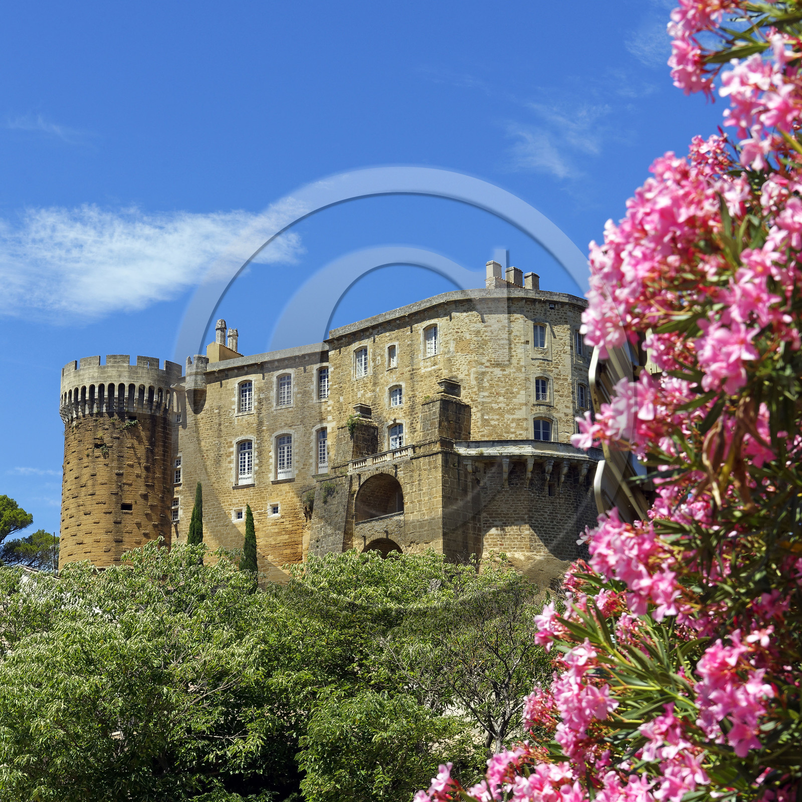 France, Suze la Rousse