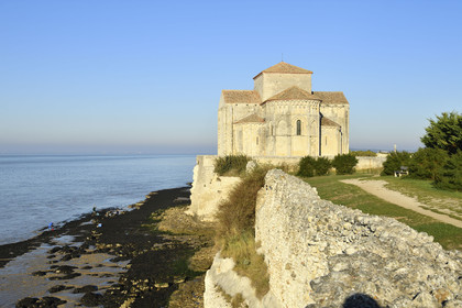 France charente maritime estuaire gironde saintonge talmont sur gironde