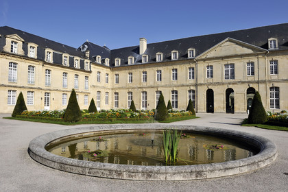 France, Caen