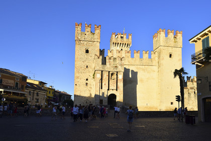 Italie lombardie lac garde sirmione chateau