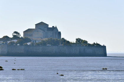 France charente maritime estuaire gironde saintonge talmont sur gironde