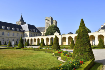France, Caen